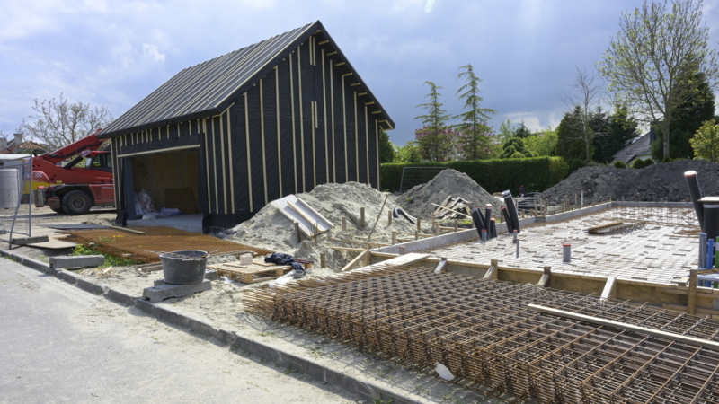 Woning, garage, poolhouse, en berging